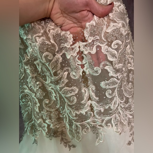 Mon Cheri Bridal wedding dress. Great condition, size 18. - Picture 5 of 9